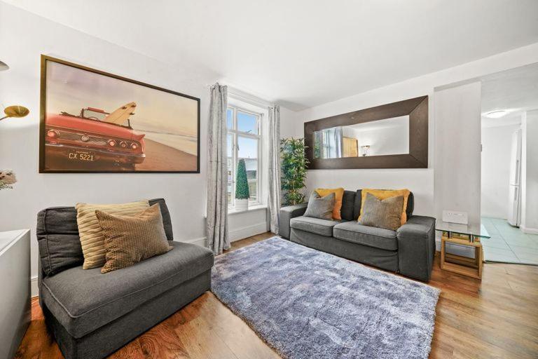 Canning Town Modern 2 Bedroom Excel Centre, Canary Wharf, Airport Londra