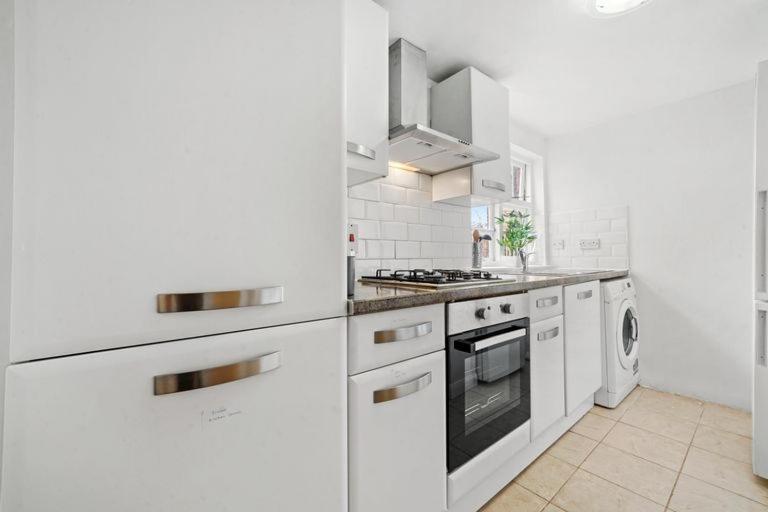 Canning Town Modern 2 Bedroom Excel Centre, Canary Wharf, Airport * Londra