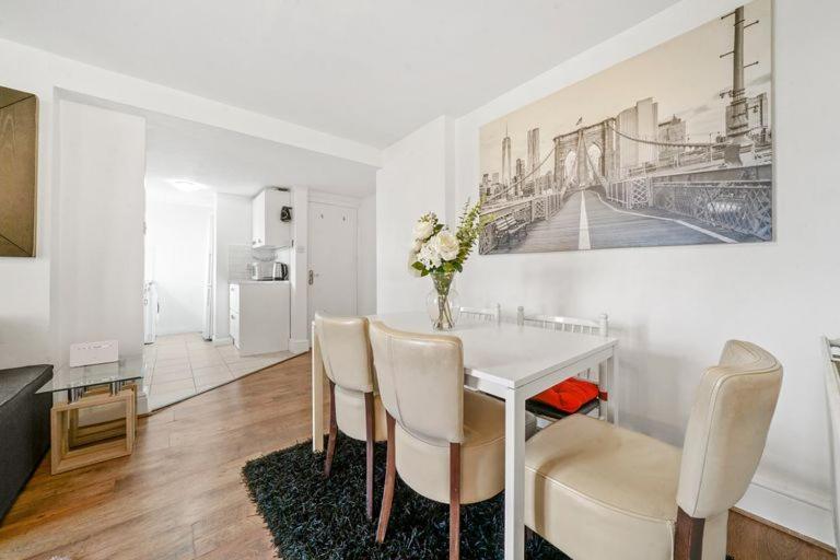 Canning Town Modern 2 Bedroom Excel Centre, Canary Wharf, Airport Appartamento *