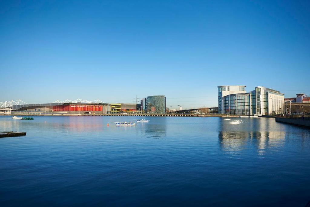 Canning Town Modern 2 Bedroom Excel Centre, Canary Wharf, Airport Londra
